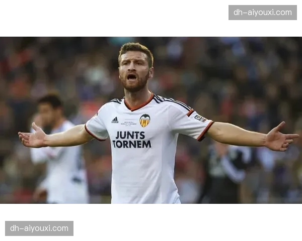 武汉三镇亚姆卡姆中卫防空能力强 补强了后防短板